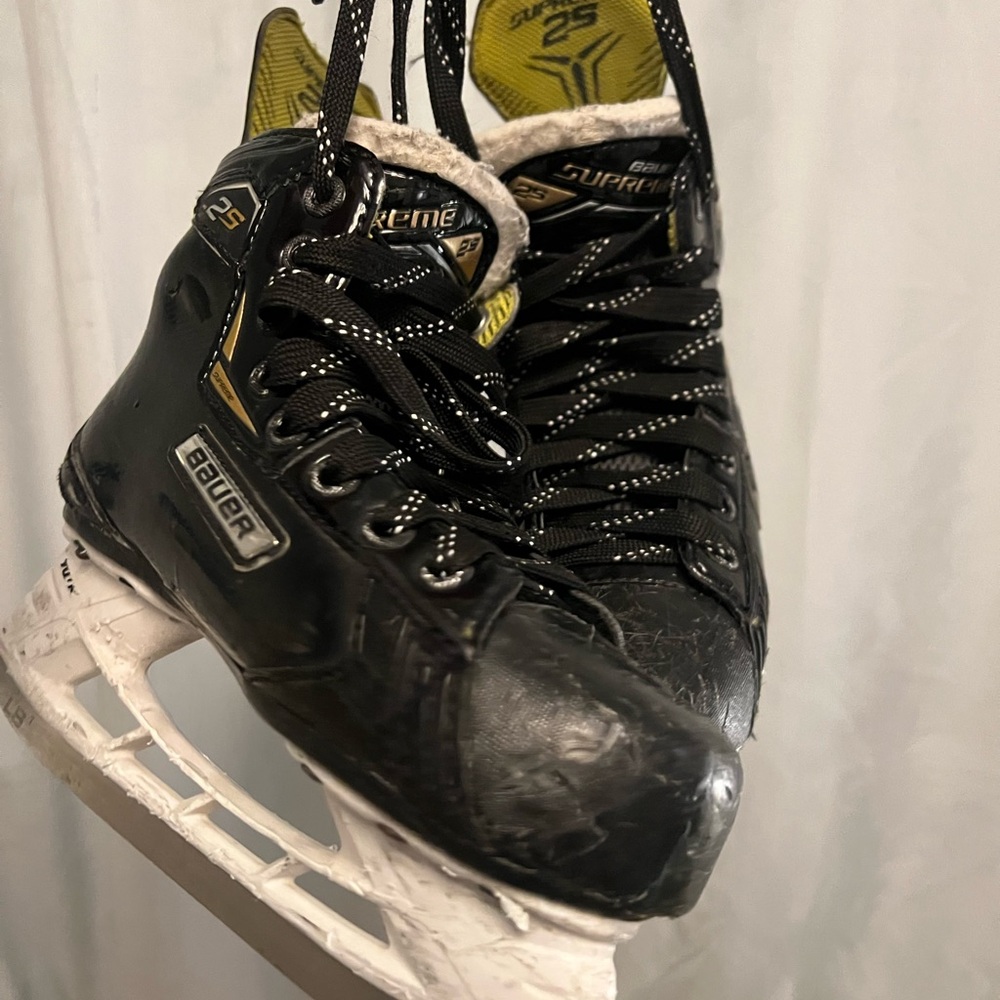 Bauer Supreme Junior Hockey Skates
